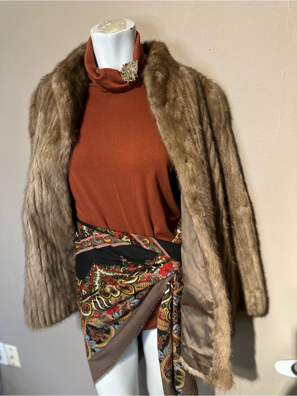 Little Edie vintage 100% acrylic paisley fall colors scarf - Picture 5 of 9